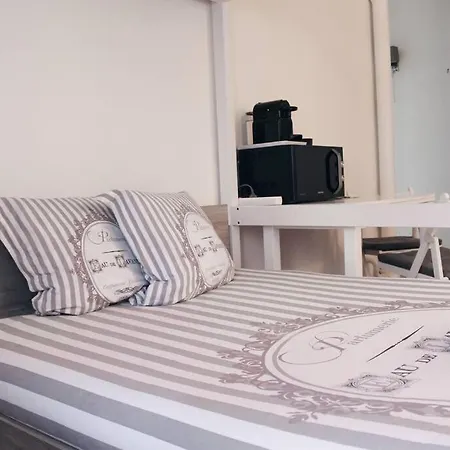 Apartment Sacre Coeur Flat